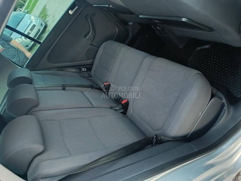 Volkswagen Golf 5 1.6 fsi
