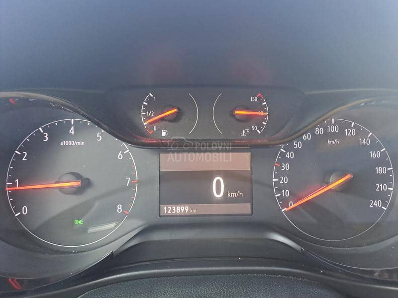 Opel Corsa F V. Servis T.O.P.