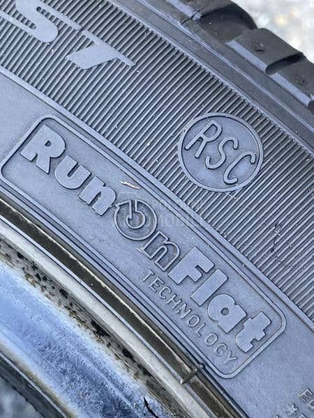 Dunlop 245/45 R19 Zimska