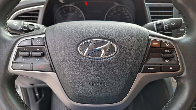 Hyundai Elantra 1.6 MPI