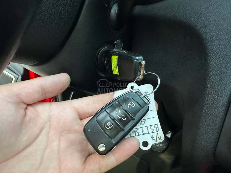 Audi A1 1.4tfsi/pano v.servi