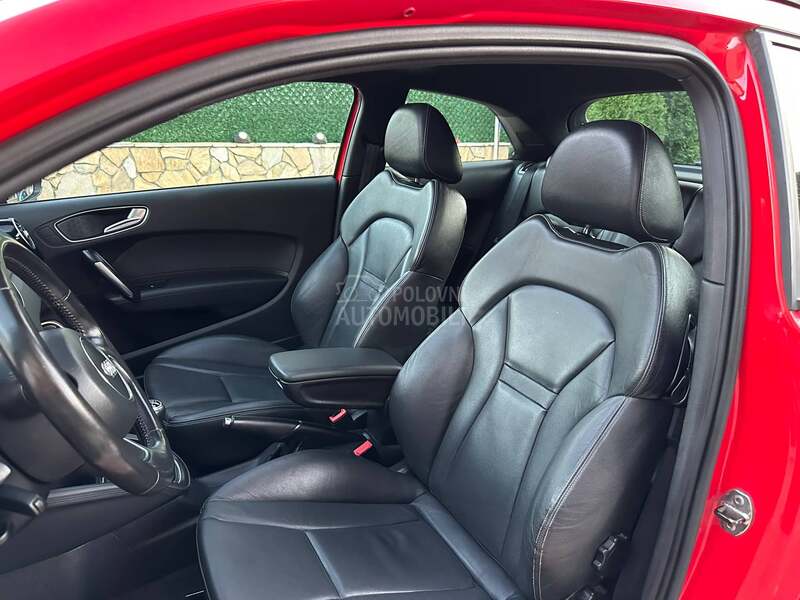 Audi A1 1.4tfsi/pano v.servi