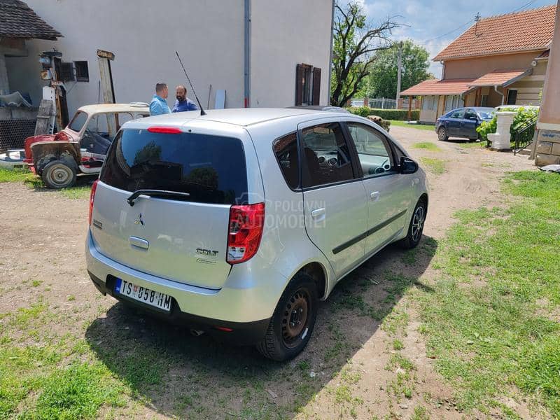 Mitsubishi Colt 