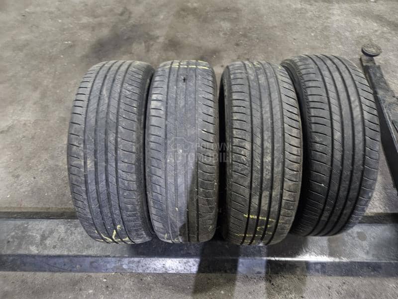 Bridgestone 215/60 R17 Letnja