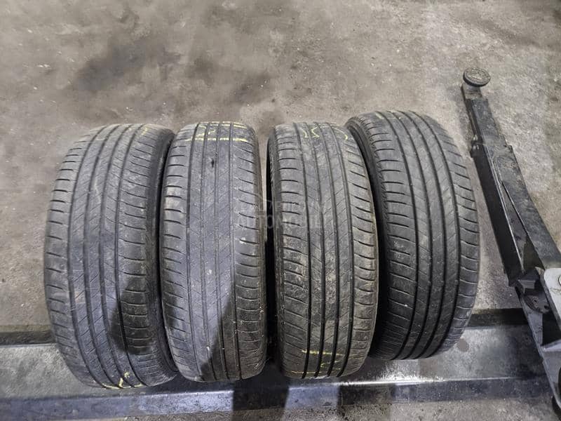 Bridgestone 215/60 R17 Letnja