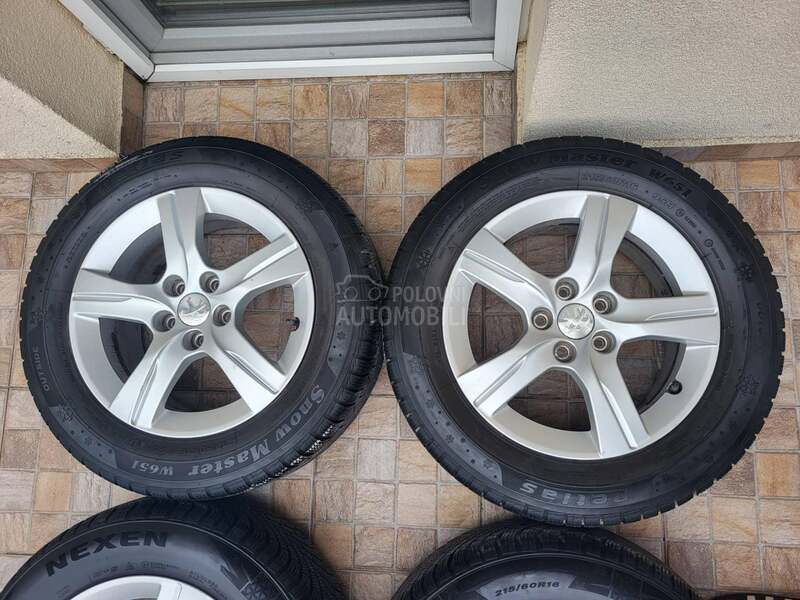 Petlas 215/60 R16 Zimska