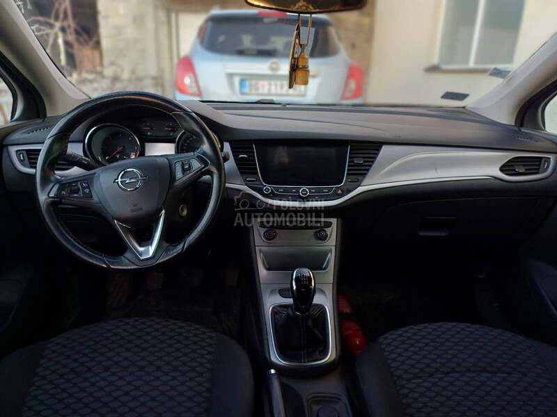 Opel Astra K 1.6