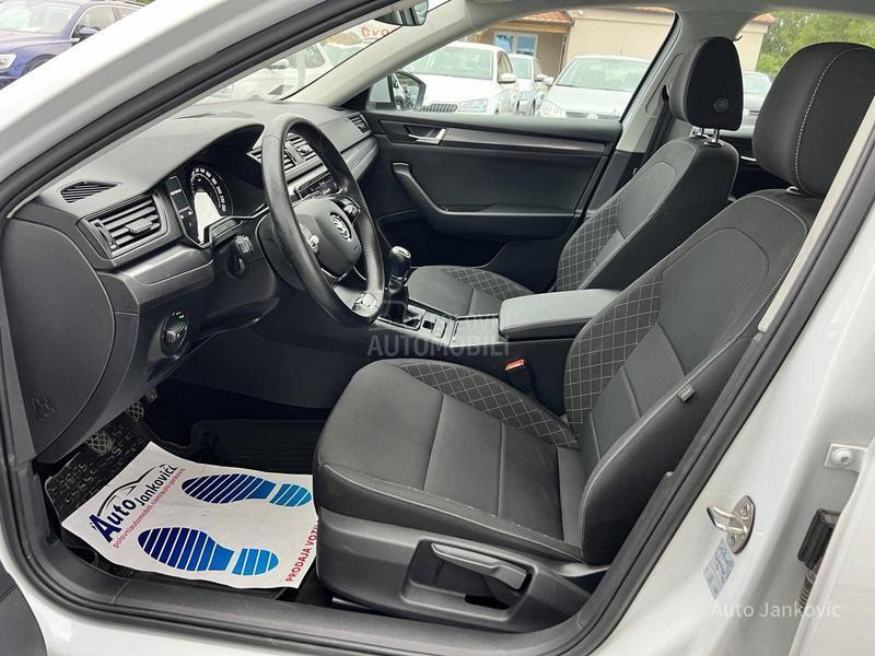 Škoda Superb 36 000 k m