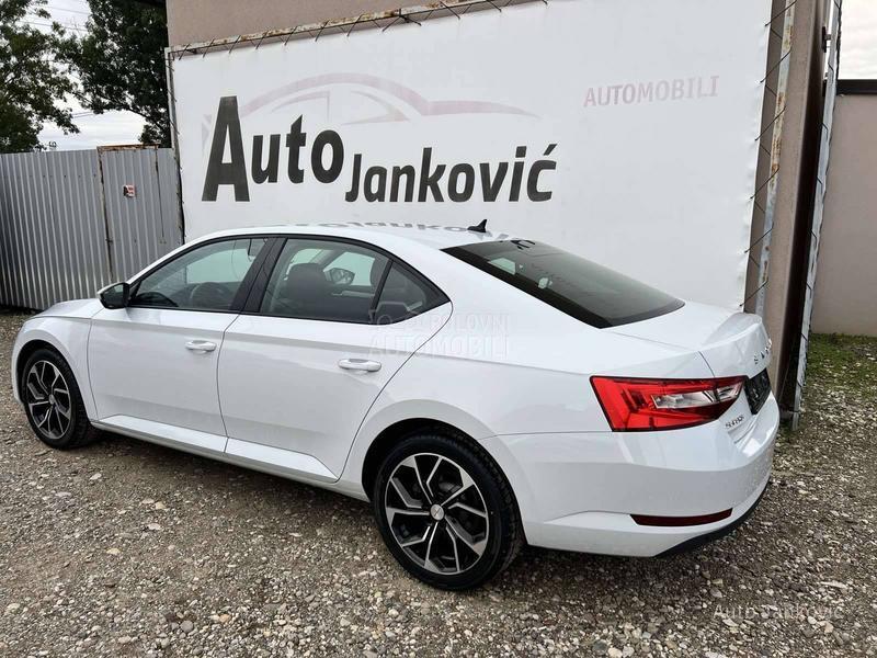 Škoda Superb 36 000 k m