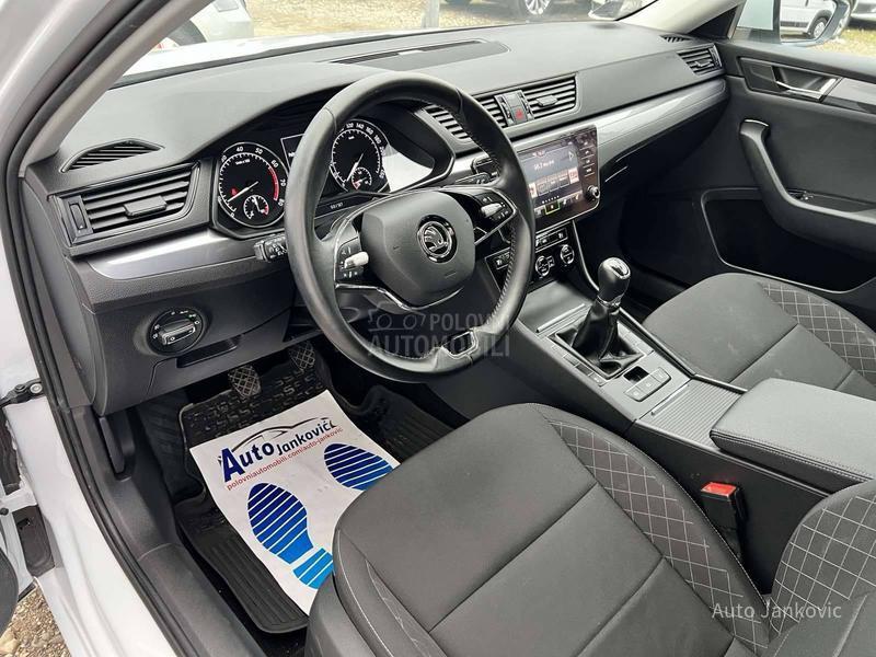 Škoda Superb 36 000 k m