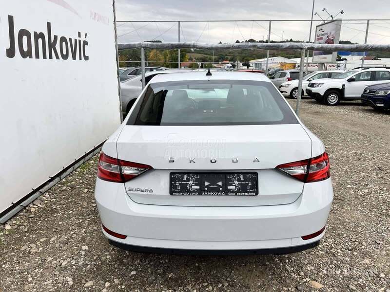 Škoda Superb 36 000 k m
