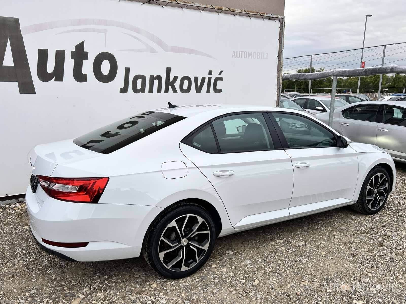 Škoda Superb 36 000 k m