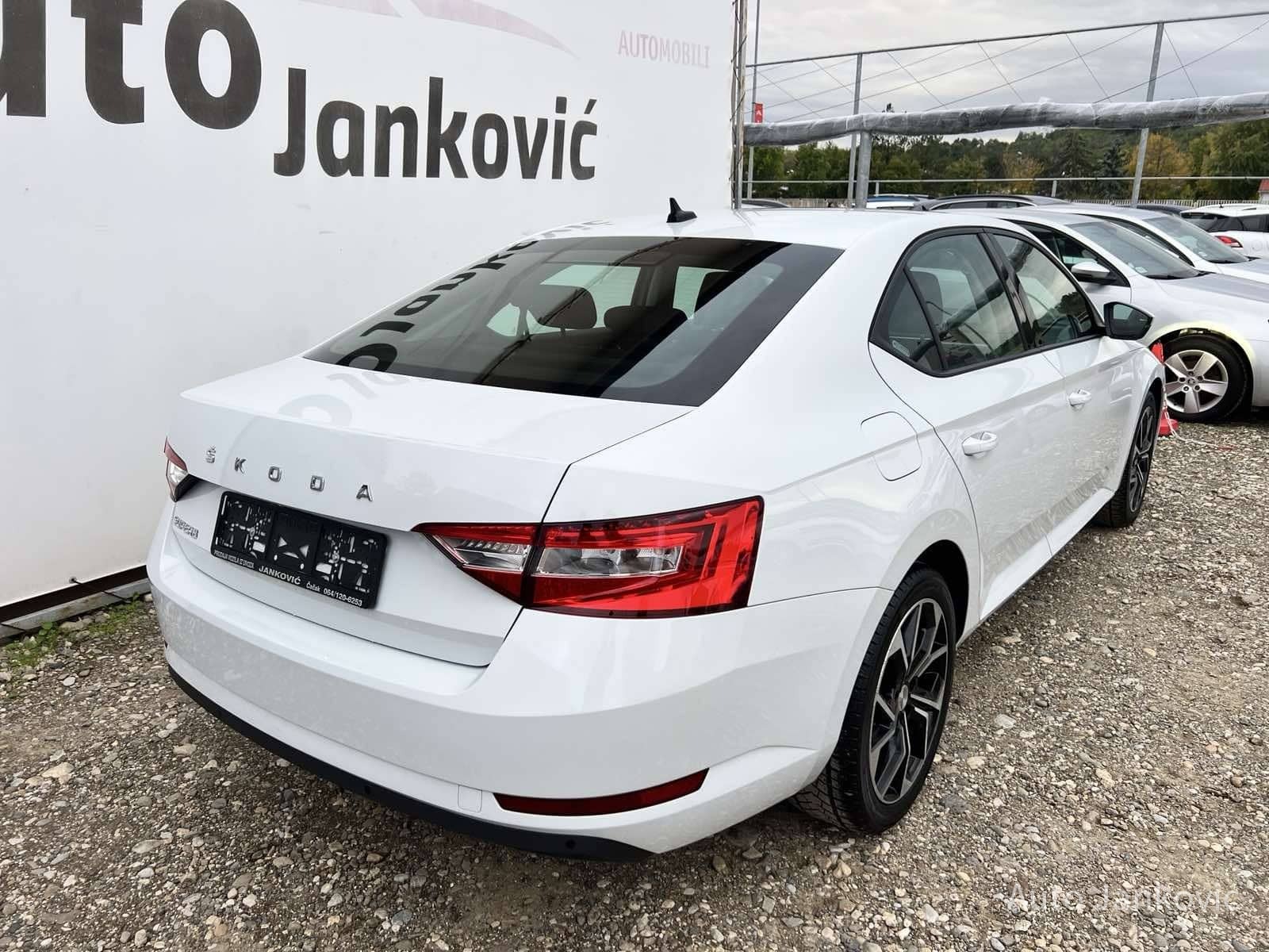 Škoda Superb 36 000 k m