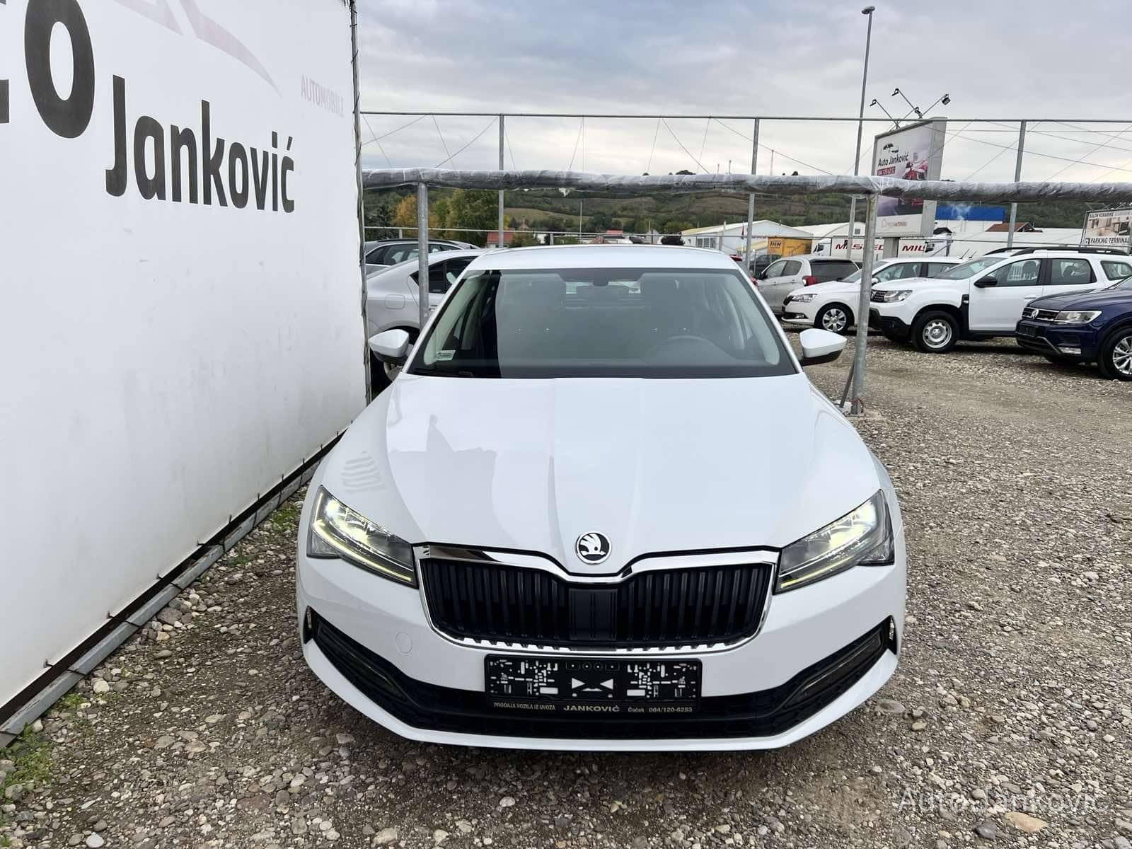 Škoda Superb 36 000 k m