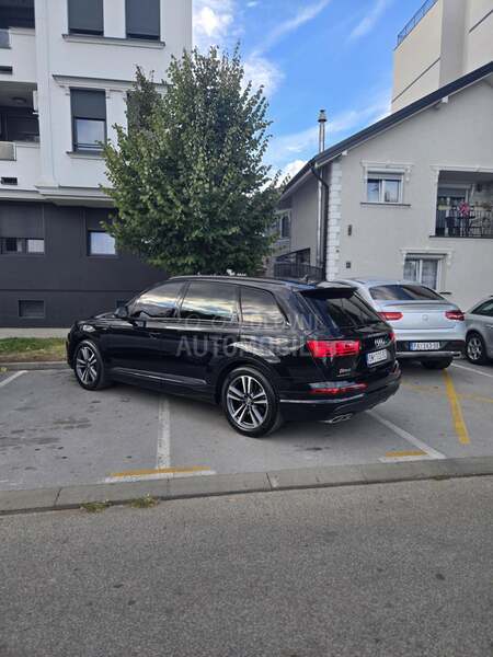 Audi SQ7 AUDI SQ7