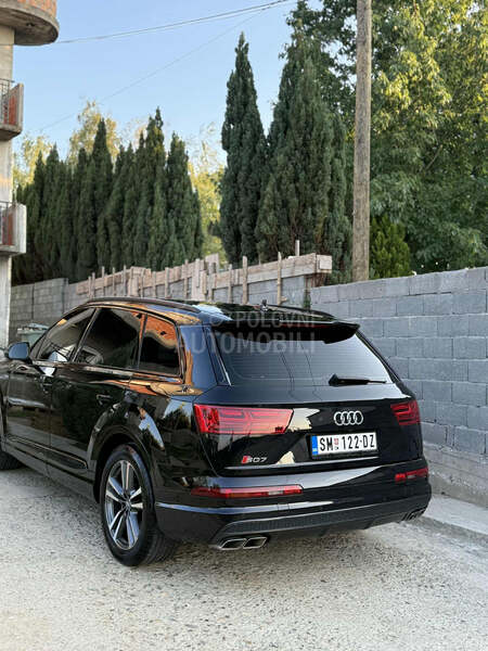 Audi SQ7 AUDI SQ7