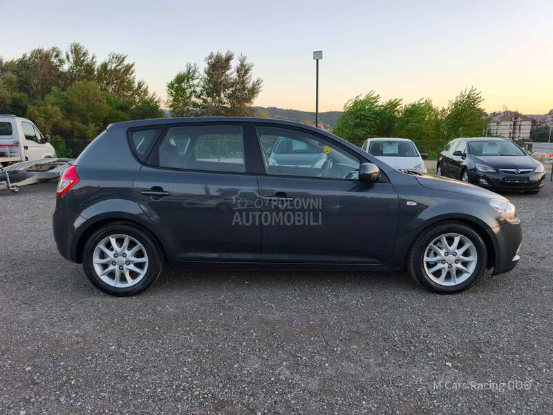 Kia cee`d 1.6 CRDI STYLE