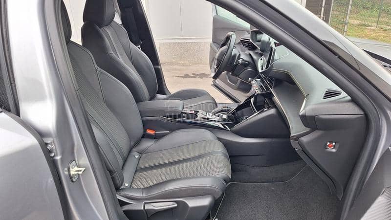 Peugeot 2008 GT LINE