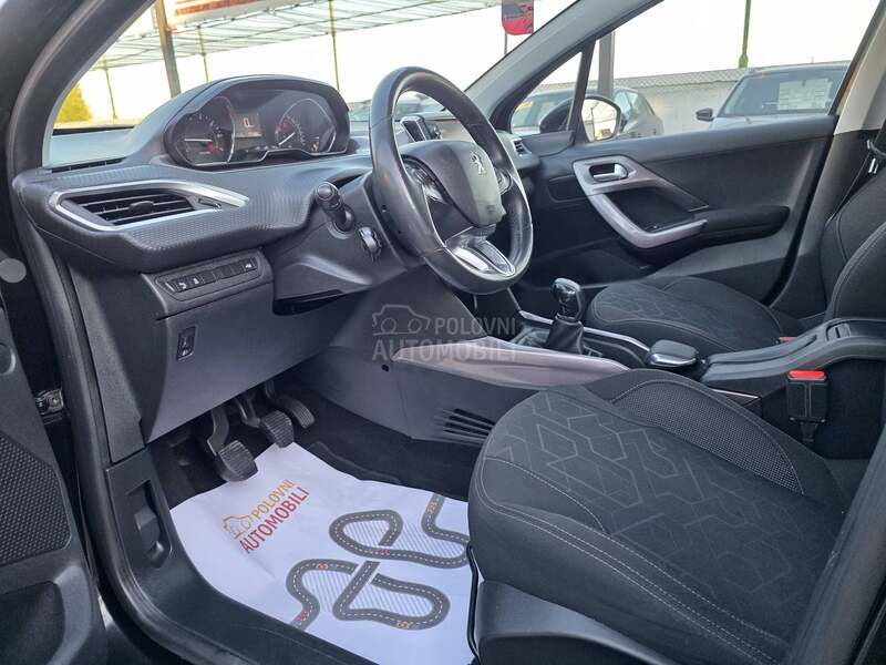 Peugeot 2008 1.2/CH/145.000 K.M