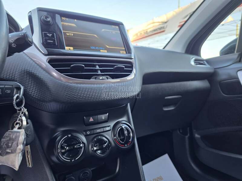 Peugeot 2008 1.2/CH/145.000 K.M