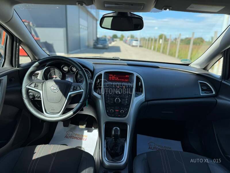 Opel Astra J 1.4B / COSMO / N.O.V