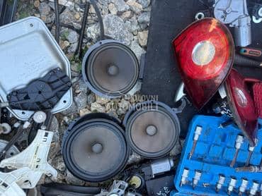 Zvučnik za Volkswagen Bora, Caddy, Golf 4 ...