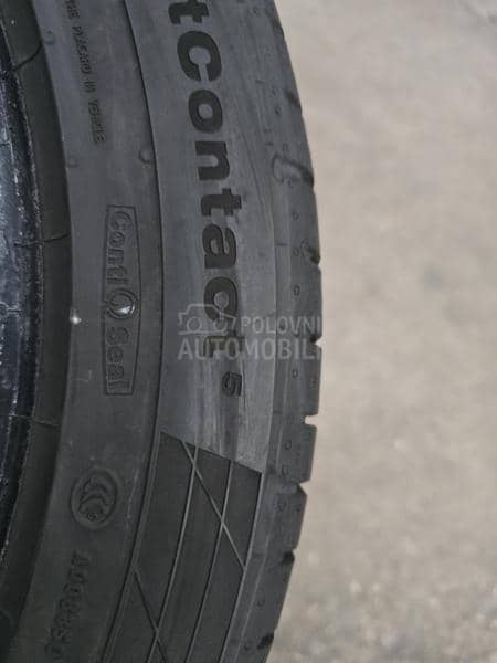 Continental 235/45 R17 Letnja