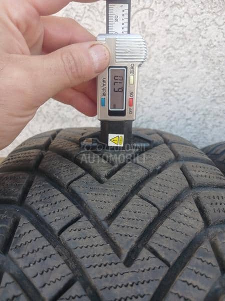 Vredestein 215/55 R16 Zimska