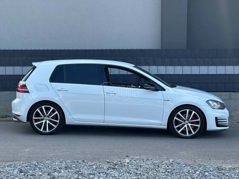 Volkswagen Golf 7 GTI/zvezdano.nebo