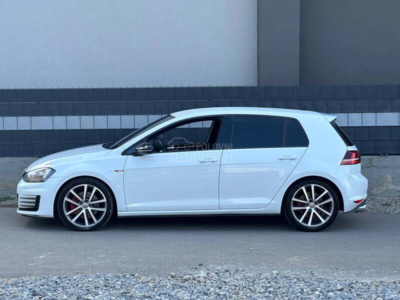 Volkswagen Golf 7 GTI/zvezdano.nebo