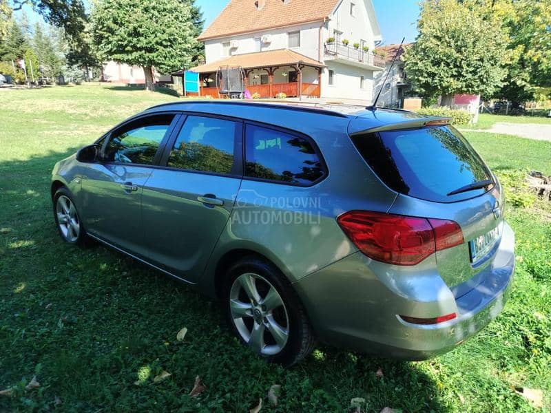 Opel Astra J 