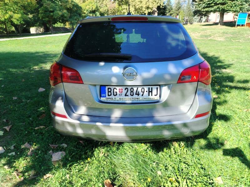 Opel Astra J 