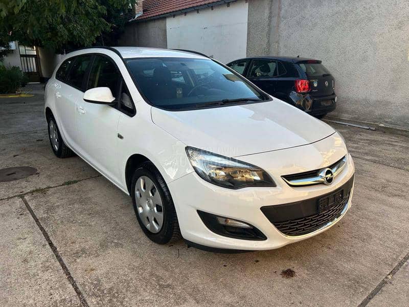 Opel Astra J 