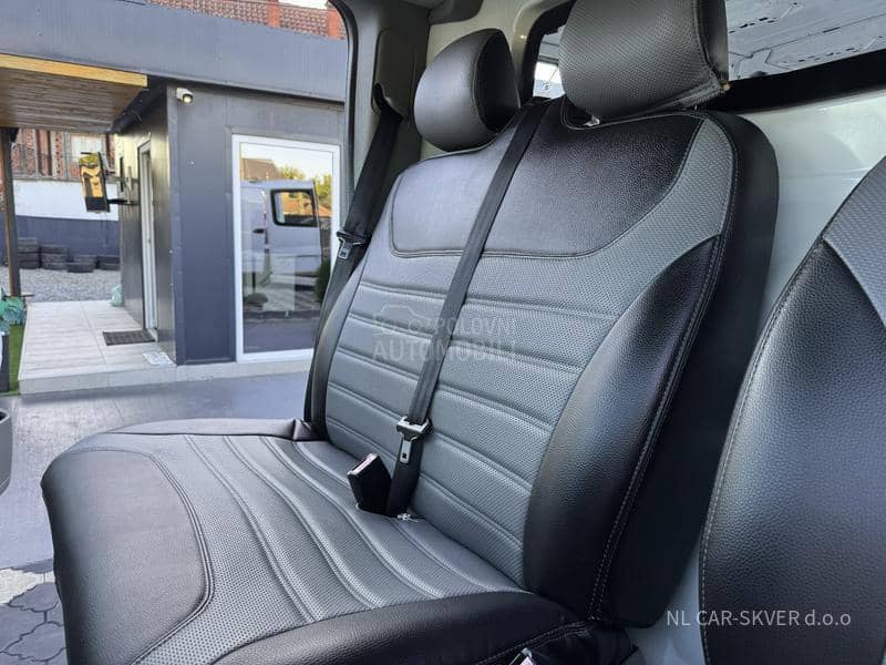 Opel Vivaro 2.5CDTI L1H1