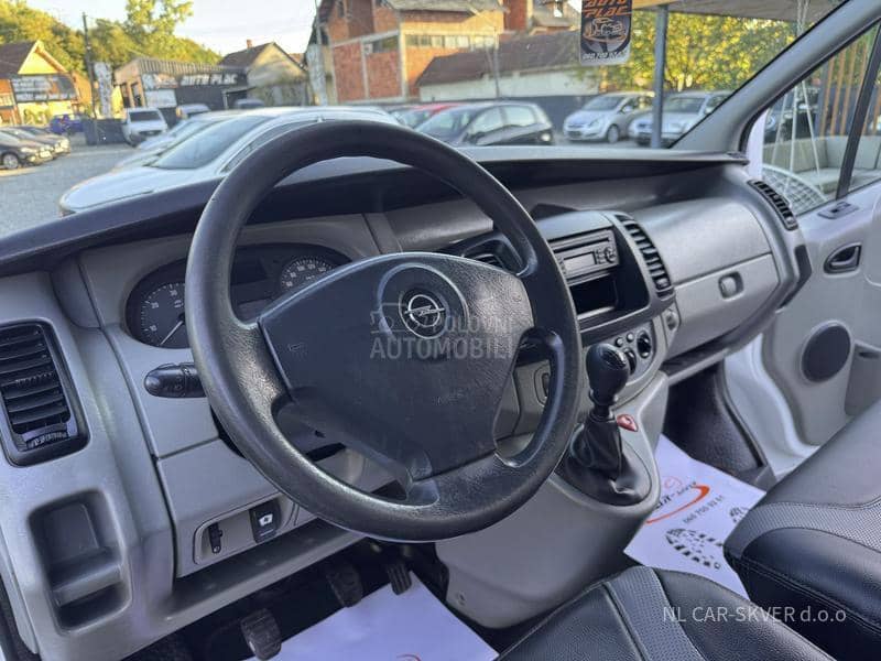 Opel Vivaro 2.5CDTI L1H1