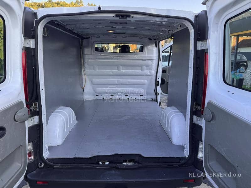 Opel Vivaro 2.5CDTI L1H1