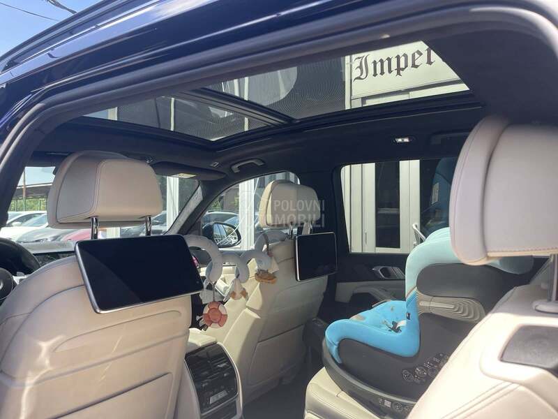BMW X7 M50D