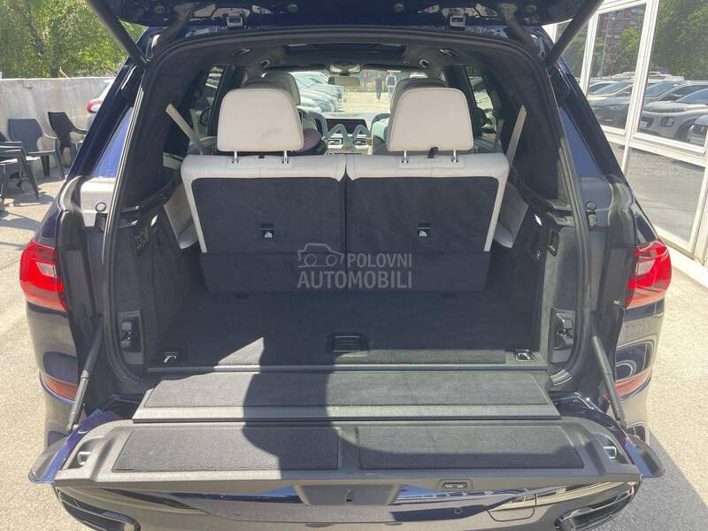 BMW X7 M50D