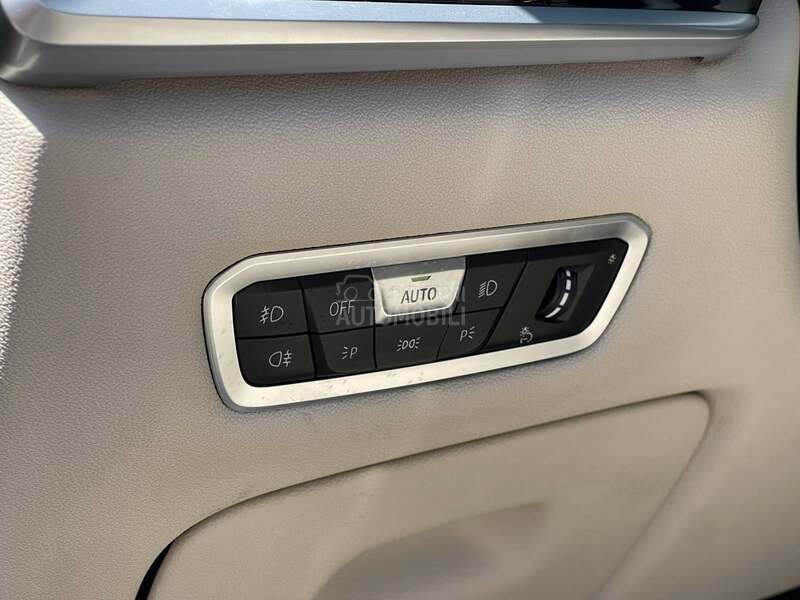 BMW X7 M50D