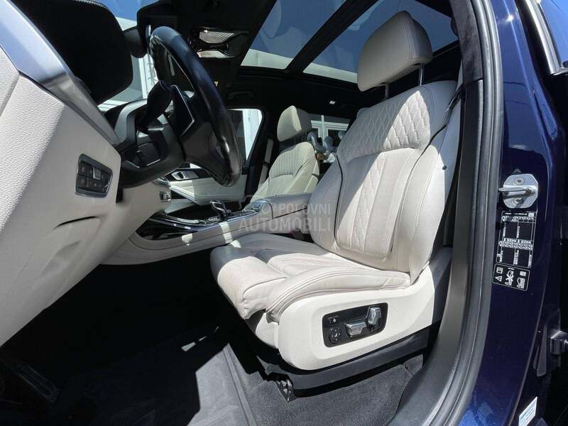 BMW X7 M50D