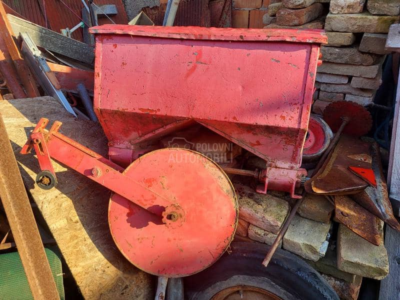 Levator,kutija,i točak