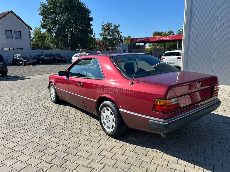 Mercedes Benz W124 Coupe 300i