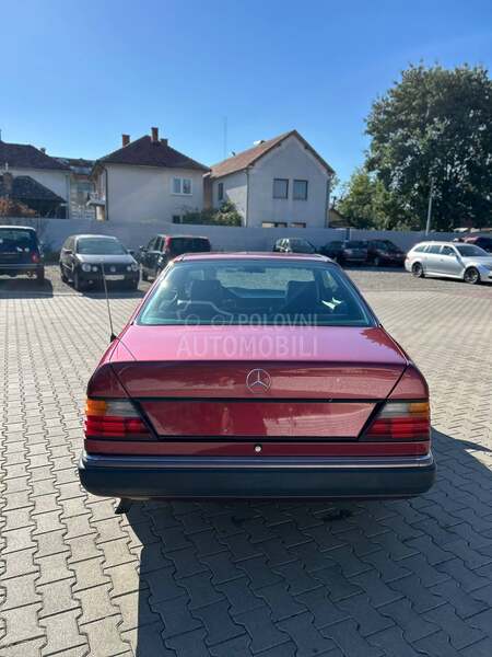 Mercedes Benz W124 Coupe 300i