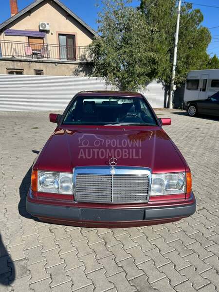Mercedes Benz W124 Coupe 300i