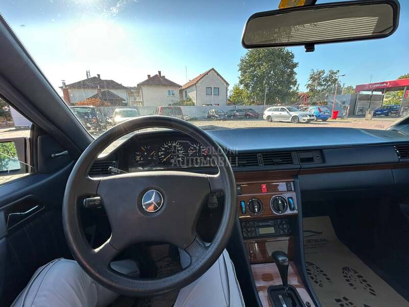 Mercedes Benz W124 Coupe 300i