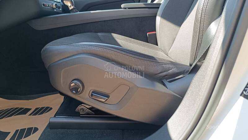 Volvo XC60 2.0 D4 AWD MOMENTUM
