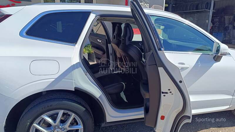 Volvo XC60 2.0 D4 AWD MOMENTUM