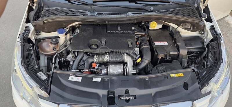Peugeot 2008 1.6 HDI ALLURE