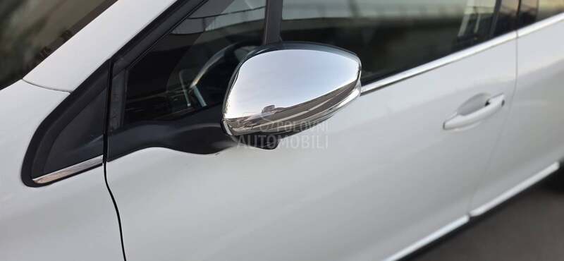 Peugeot 2008 1.6 HDI ALLURE