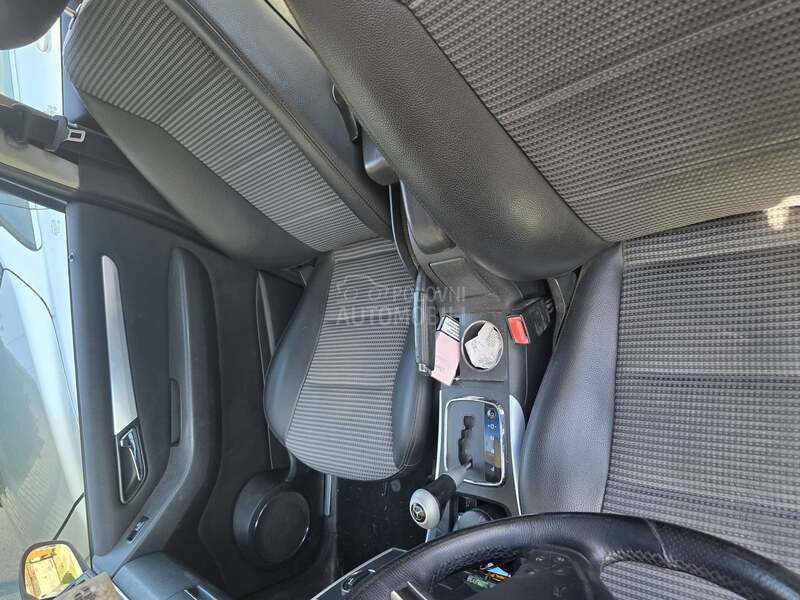 Mercedes Benz B 200 